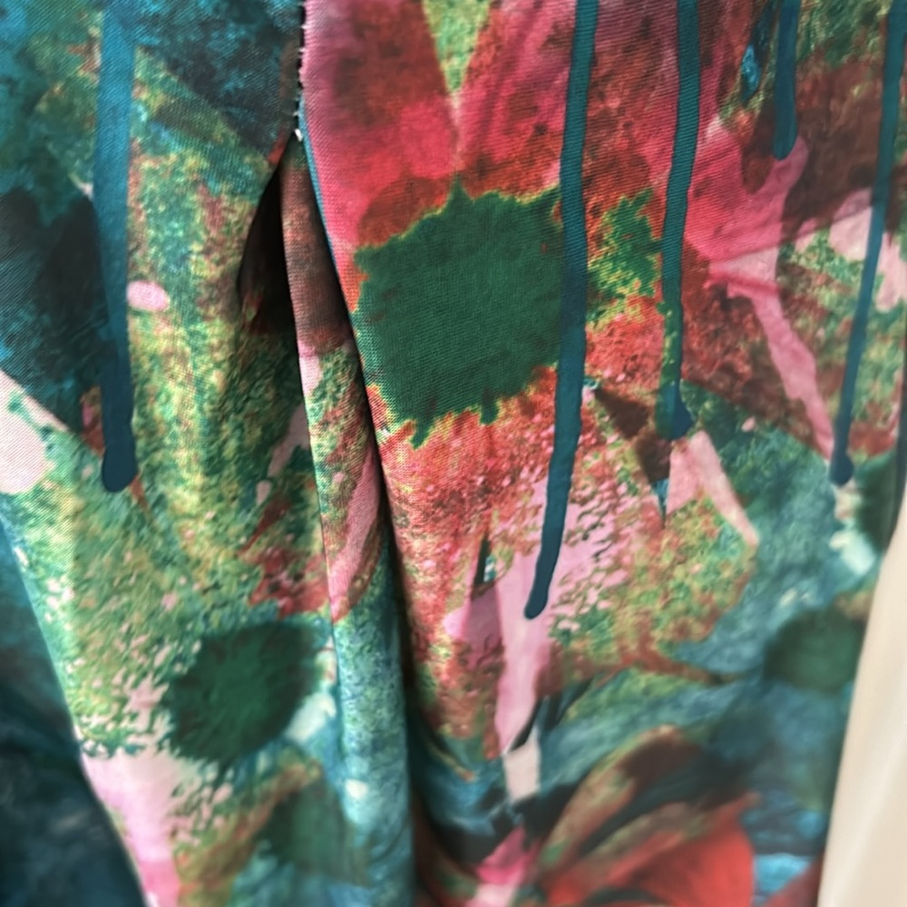 NWOT Two piece summer fun. Tunic with matching capri. Perfect condition. 1X - Picture 11 of 11